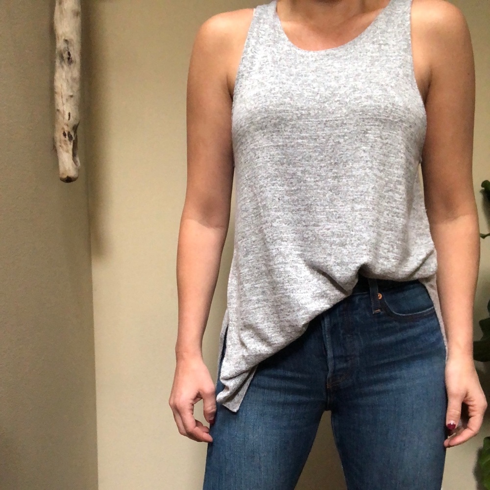 Aritzia Wilfred Free Tank Gray